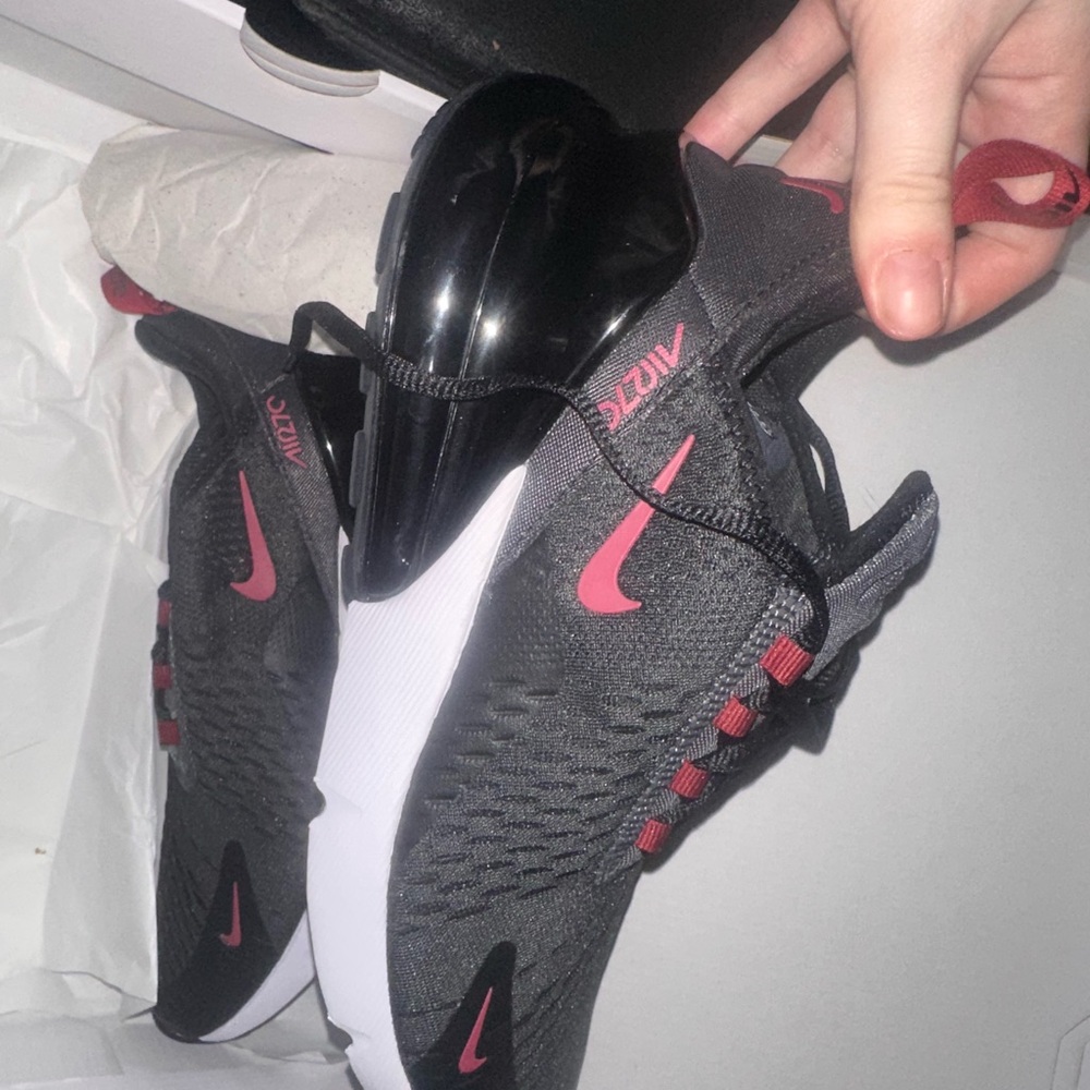 Nike Air 270 brand new in box size 8 Men's